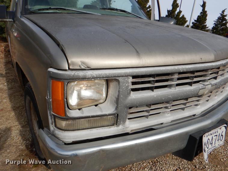 image for item DD8982 1998 Chevrolet 1500 pickup truck