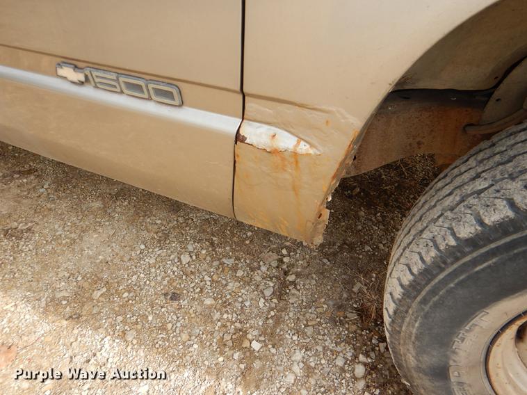 image for item DD8982 1998 Chevrolet 1500 pickup truck