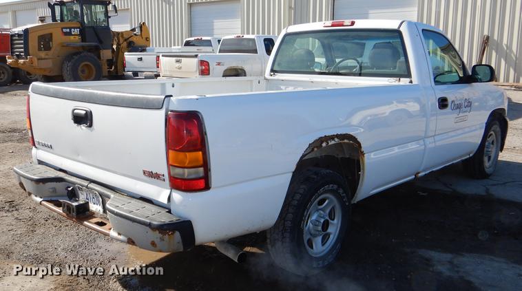 image for item DD8989 2000 GMC Sierra 1500 pickup truck