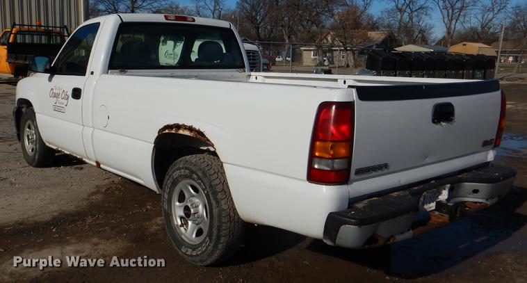 image for item DD8989 2000 GMC Sierra 1500 pickup truck