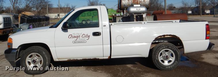 image for item DD8989 2000 GMC Sierra 1500 pickup truck