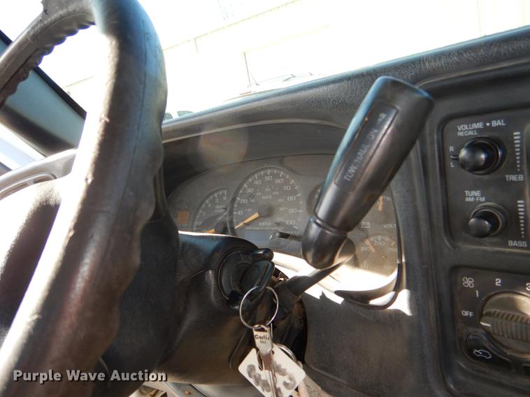 image for item DD8989 2000 GMC Sierra 1500 pickup truck