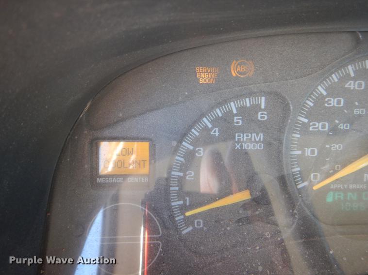 image for item DD8989 2000 GMC Sierra 1500 pickup truck