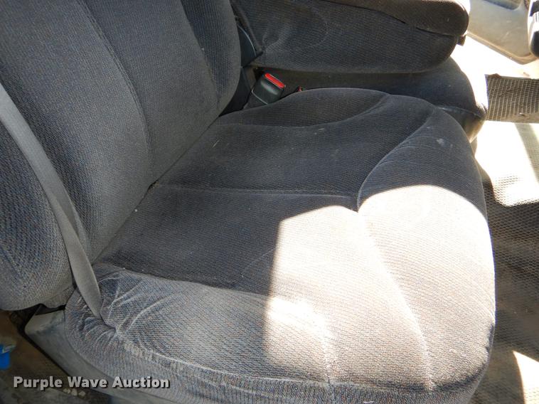 image for item DD8989 2000 GMC Sierra 1500 pickup truck