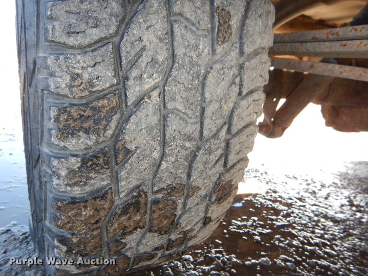 image for item DD8989 2000 GMC Sierra 1500 pickup truck