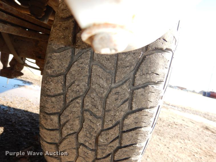 image for item DD8989 2000 GMC Sierra 1500 pickup truck