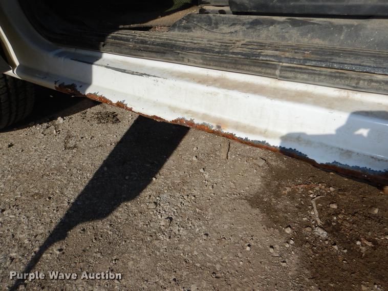 image for item DD8989 2000 GMC Sierra 1500 pickup truck