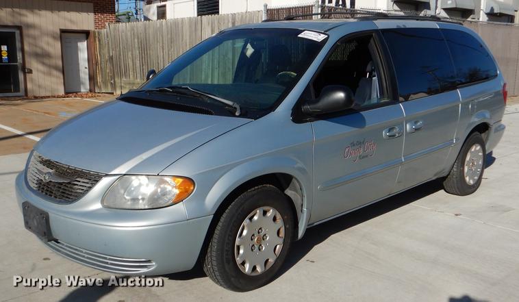 image for item DD8990 2001 Chrysler Town & Country LX van