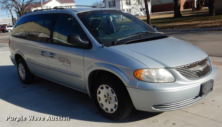 image for item DD8990 2001 Chrysler Town & Country LX van