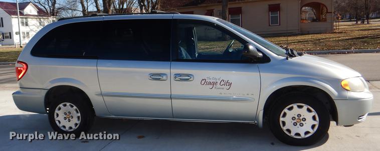 image for item DD8990 2001 Chrysler Town & Country LX van