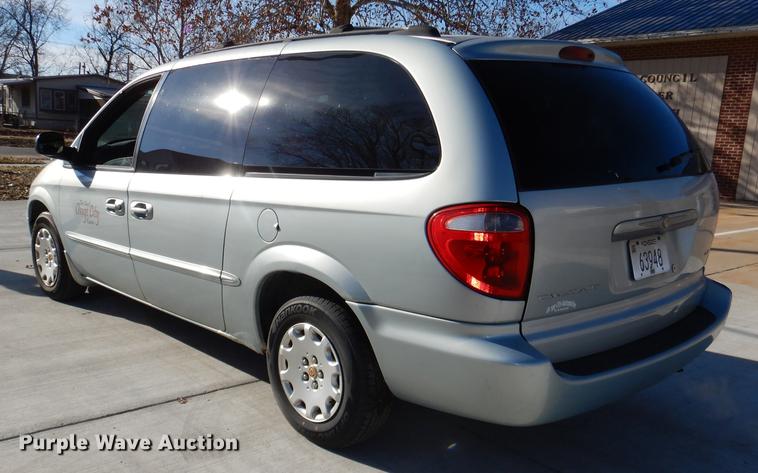 image for item DD8990 2001 Chrysler Town & Country LX van