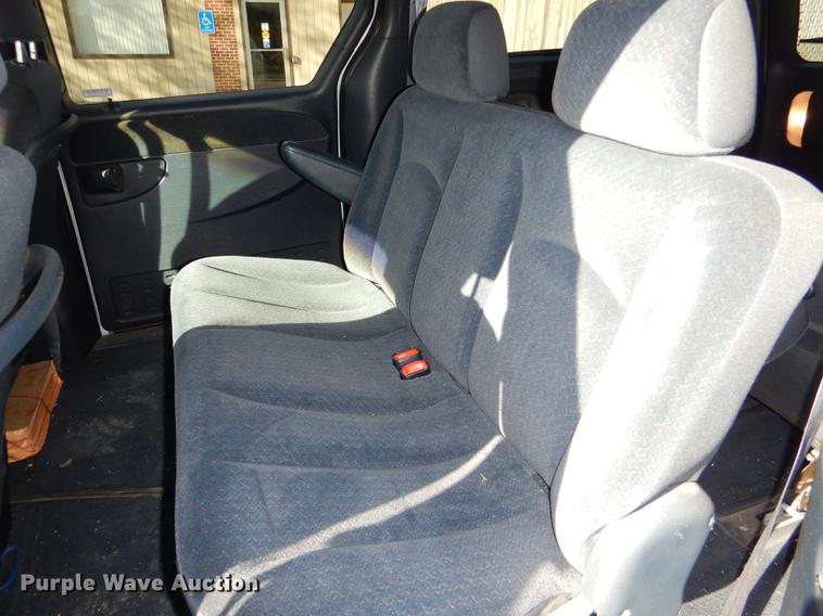 image for item DD8990 2001 Chrysler Town & Country LX van