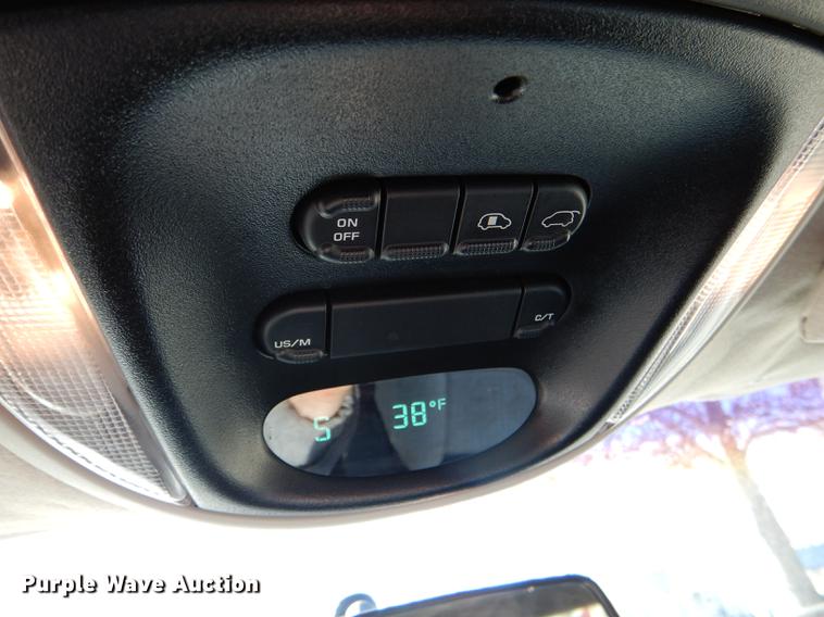 image for item DD8990 2001 Chrysler Town & Country LX van