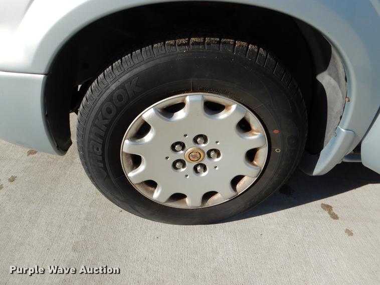 image for item DD8990 2001 Chrysler Town & Country LX van