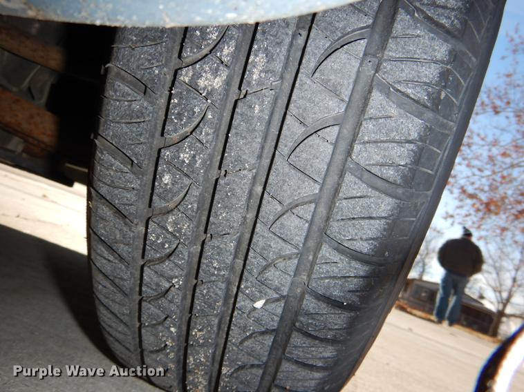 image for item DD8990 2001 Chrysler Town & Country LX van