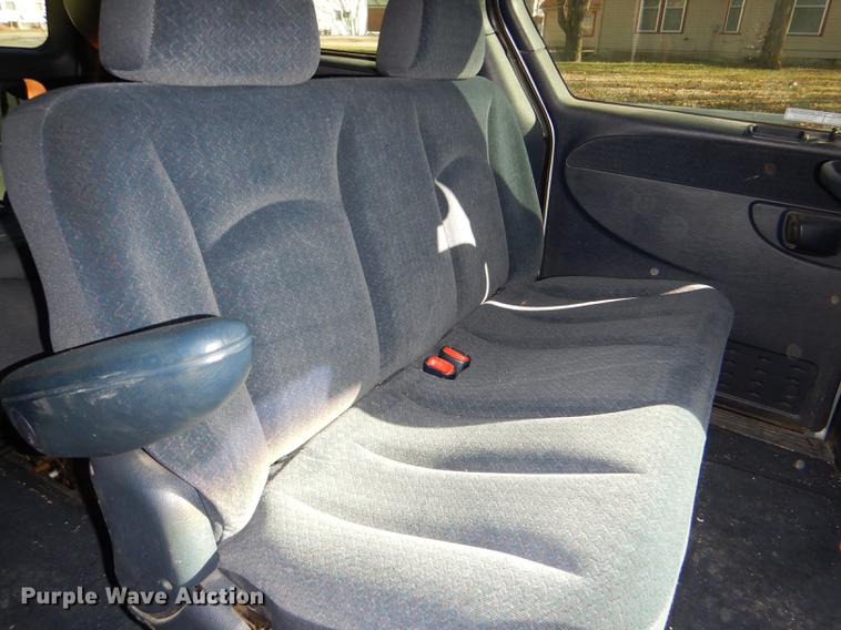 image for item DD8990 2001 Chrysler Town & Country LX van