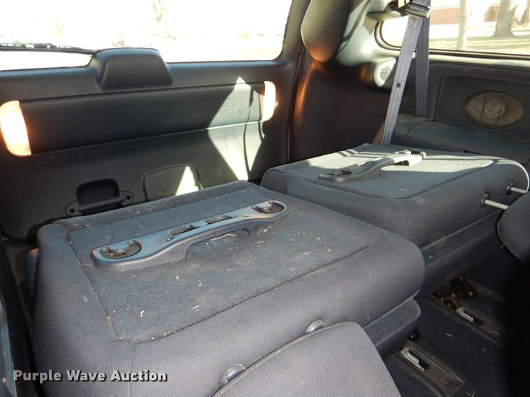 image for item DD8990 2001 Chrysler Town & Country LX van