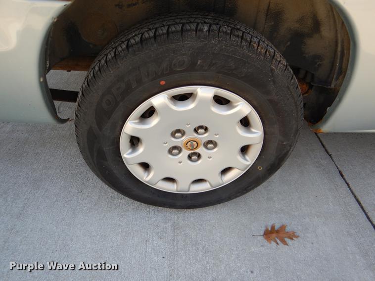image for item DD8990 2001 Chrysler Town & Country LX van