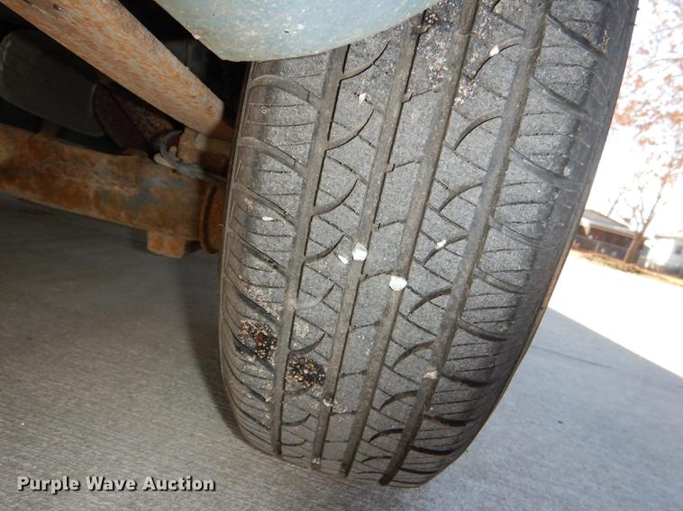 image for item DD8990 2001 Chrysler Town & Country LX van