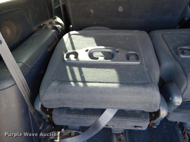 image for item DD8990 2001 Chrysler Town & Country LX van