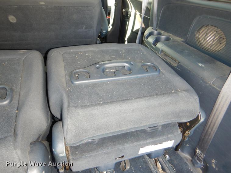 image for item DD8990 2001 Chrysler Town & Country LX van