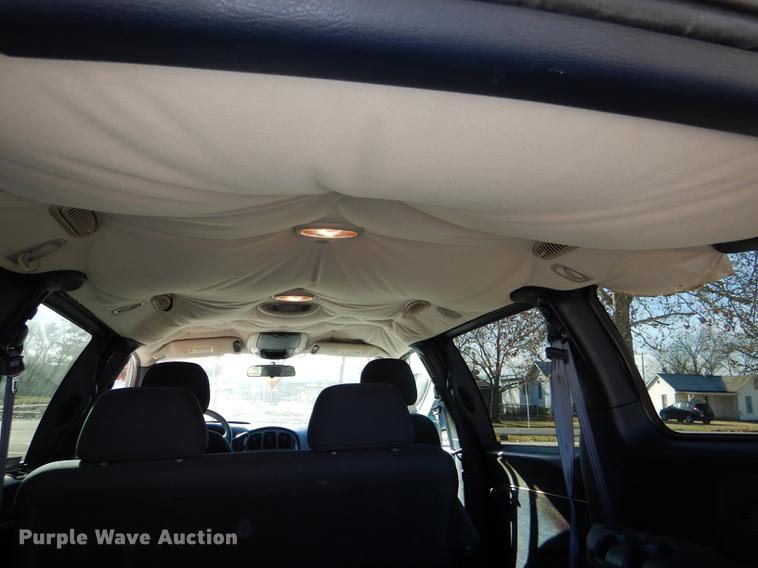 image for item DD8990 2001 Chrysler Town & Country LX van