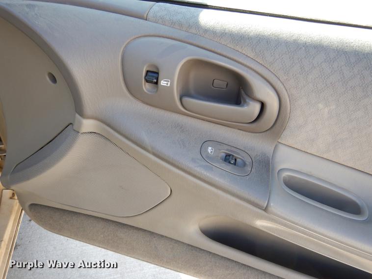 image for item DD8991 2001 Dodge Intrepid SE