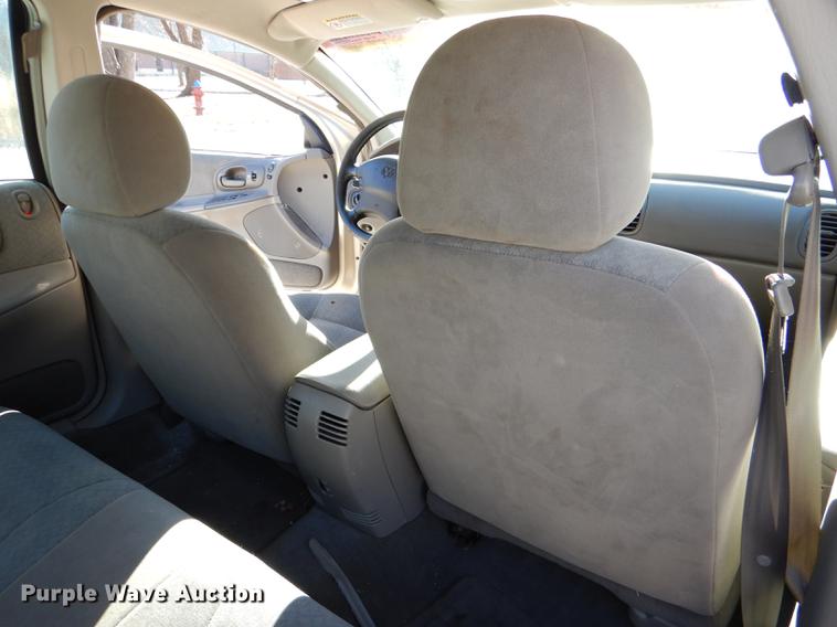 image for item DD8991 2001 Dodge Intrepid SE