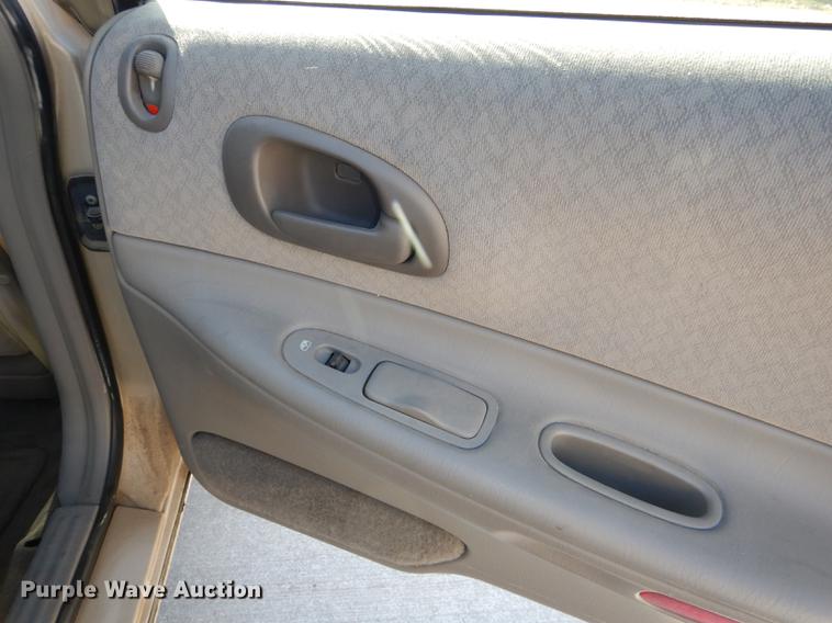 image for item DD8991 2001 Dodge Intrepid SE