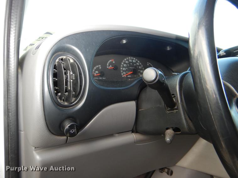 image for item DE0006 2001 Ford Econoline E450 Super Duty ambulance