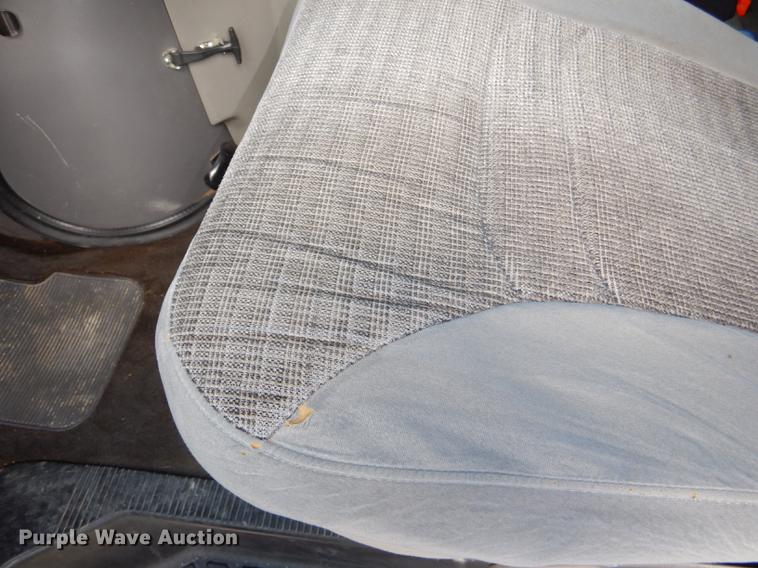 image for item DE0006 2001 Ford Econoline E450 Super Duty ambulance