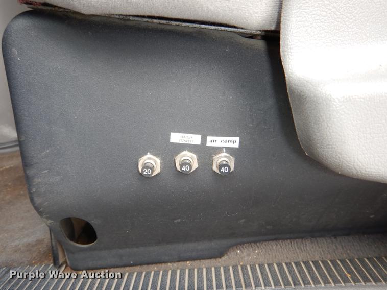 image for item DE0006 2001 Ford Econoline E450 Super Duty ambulance