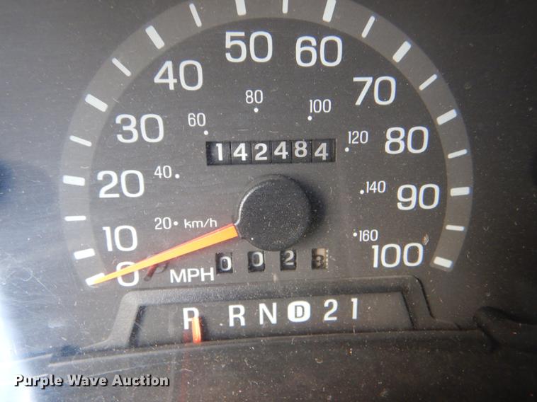 image for item DE0006 2001 Ford Econoline E450 Super Duty ambulance