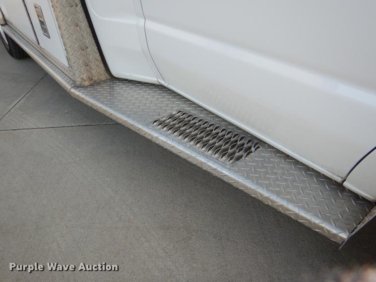 image for item DE0006 2001 Ford Econoline E450 Super Duty ambulance