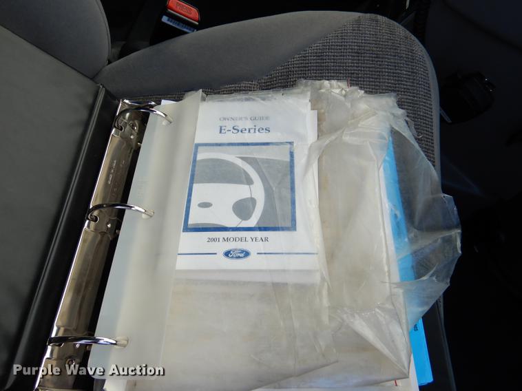 image for item DE0006 2001 Ford Econoline E450 Super Duty ambulance