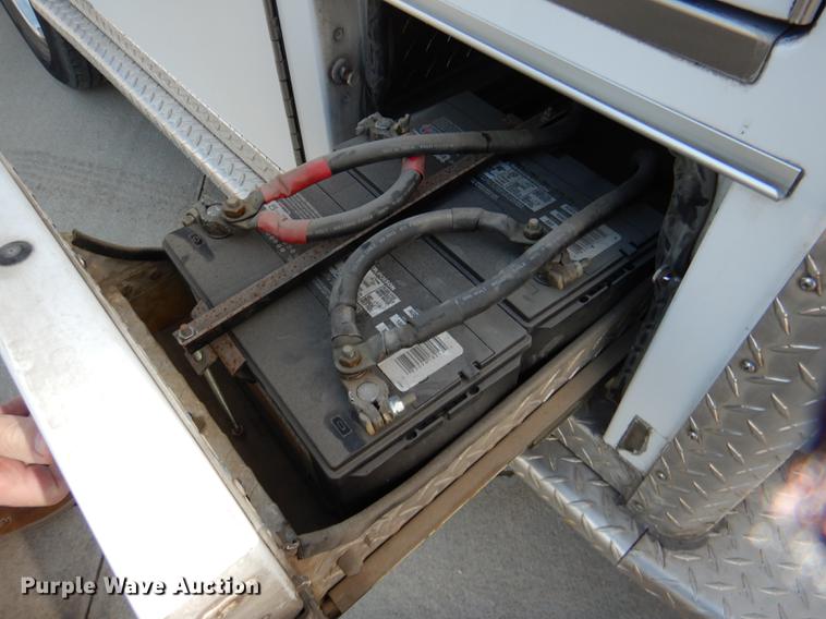 image for item DE0006 2001 Ford Econoline E450 Super Duty ambulance