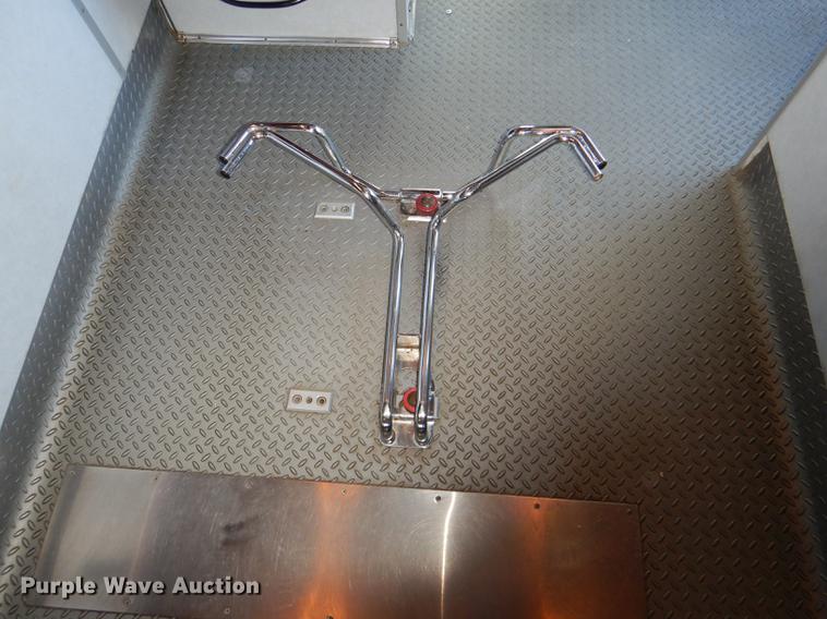 image for item DE0006 2001 Ford Econoline E450 Super Duty ambulance