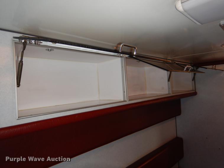 image for item DE0006 2001 Ford Econoline E450 Super Duty ambulance