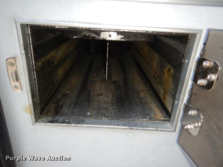 image for item DE0006 2001 Ford Econoline E450 Super Duty ambulance