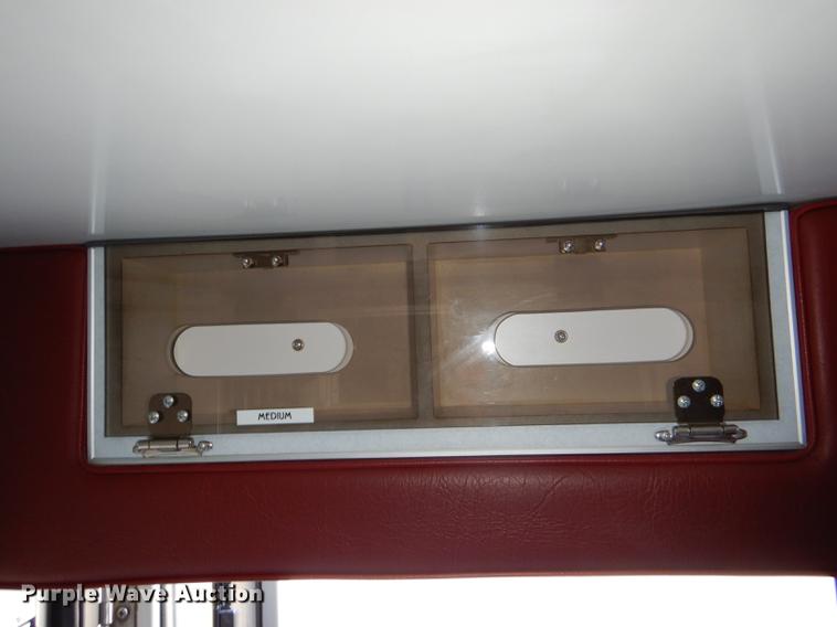 image for item DE0006 2001 Ford Econoline E450 Super Duty ambulance