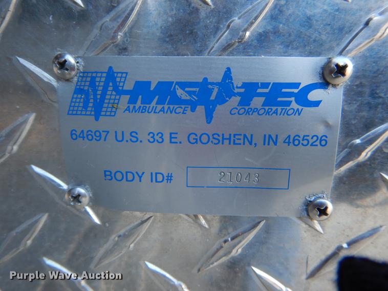 image for item DE0006 2001 Ford Econoline E450 Super Duty ambulance