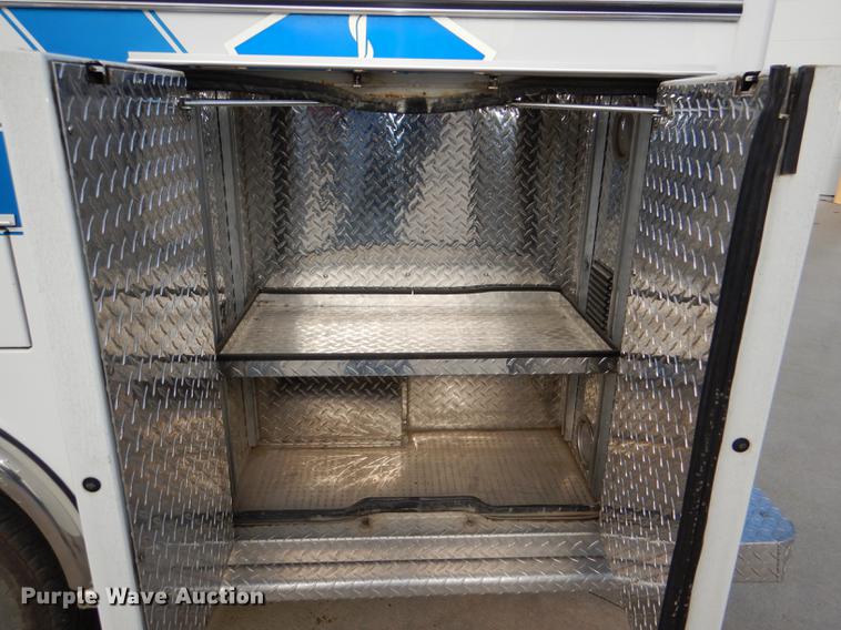 image for item DE0006 2001 Ford Econoline E450 Super Duty ambulance