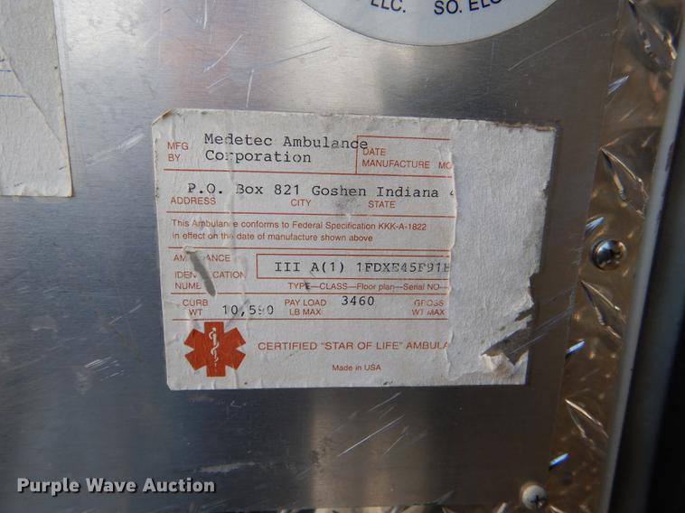 image for item DE0006 2001 Ford Econoline E450 Super Duty ambulance