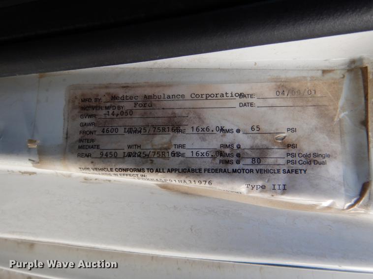 image for item DE0006 2001 Ford Econoline E450 Super Duty ambulance