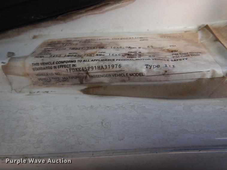 image for item DE0006 2001 Ford Econoline E450 Super Duty ambulance