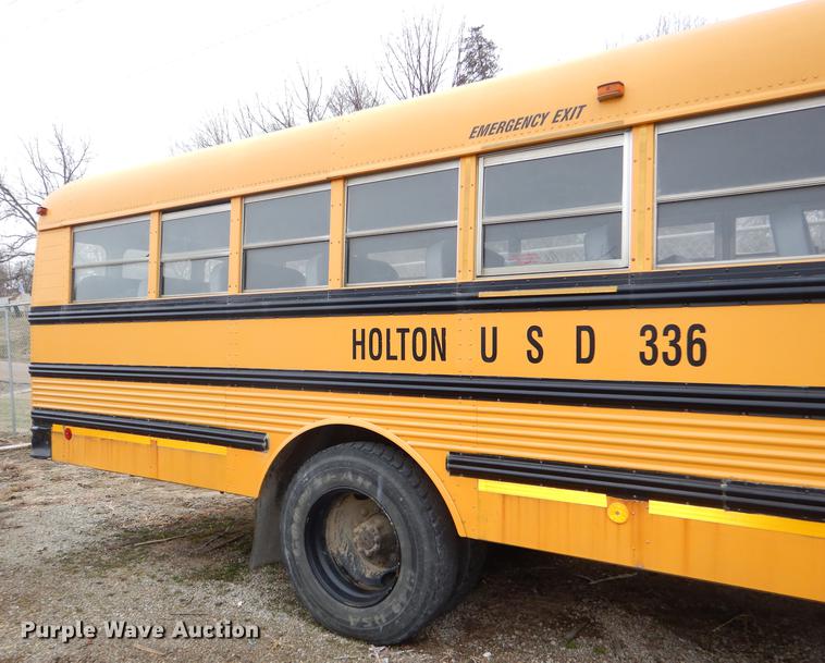 image for item DE0034 2000 International 3800 Thomas school bus