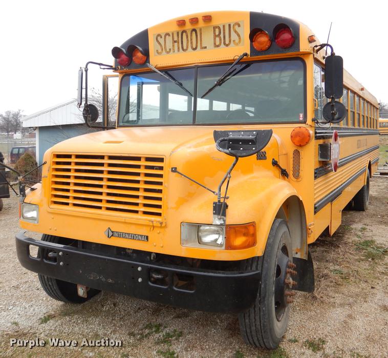 image for item DE0034 2000 International 3800 Thomas school bus