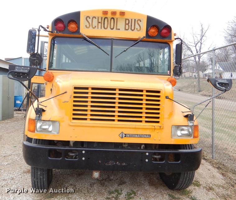 image for item DE0034 2000 International 3800 Thomas school bus