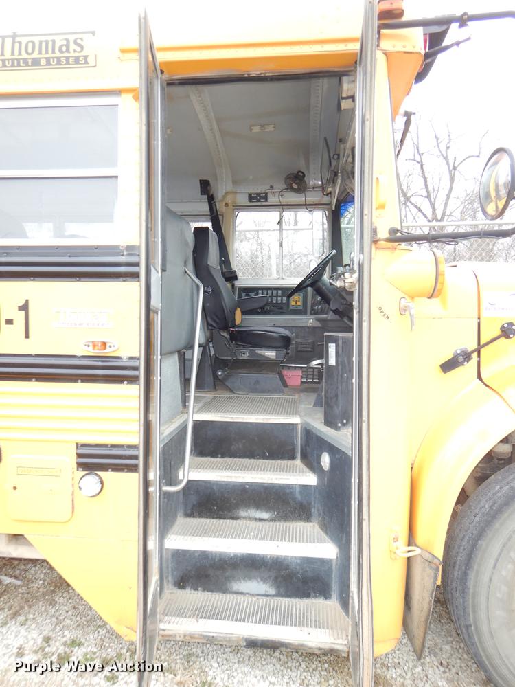 image for item DE0034 2000 International 3800 Thomas school bus