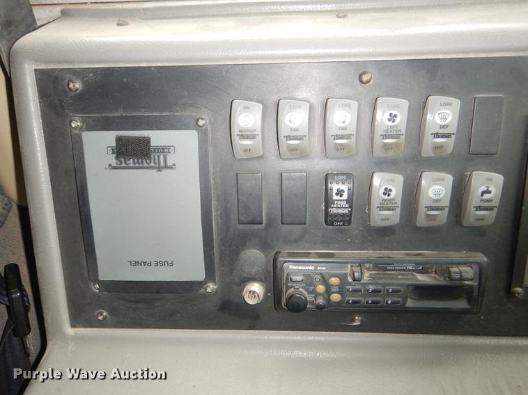 image for item DE0034 2000 International 3800 Thomas school bus